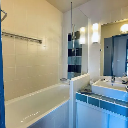 Apartman 3 Etoiles Avec Piscine Chauffee, A 50m De La De Trestraou, - Fr-1-542-49